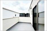 【バルコニ】バルコニーは便利な二面バルコニー！お洗濯はもちろん、お布団干しもラクラク