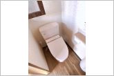 トイレは1階と2階の2か所に設置。どちらも洗浄機能付！