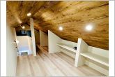 【小屋裏収納】書斎やオーディオルーム、パソコン室など、趣味を楽しむプライベート空間として活用することも可能(新築時写真）