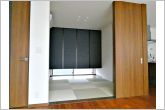 【和室】リビングとつながる畳敷きのお部屋。お子さんが小さい方には、キッズスペースとしてご利用頂けますね