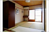 【和室6帖】収納の付いた和室。座布団やお布団なども仕舞っておけますね。
