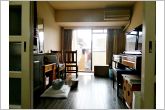 【洋室】ベランダに行き来することができお洗濯などをのまま部屋に取り込むことができます。