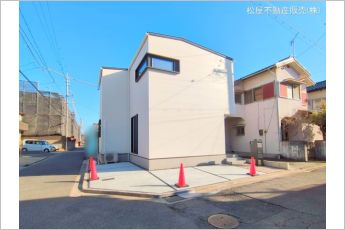 岡崎市戸崎町字一丁田　A棟