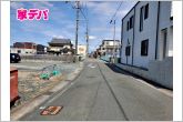 前面道路：北側約3ｍ幅