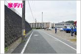 前面道路はゆとりの6ｍ!車通りが少なく、駐車が苦手な方でも安心の道路幅です