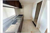 家族との会話も楽しみながら料理ができ、調理器具も沢山収納可能です