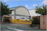鷹丘小学校（860m）
