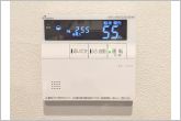 湯量・湯温の設定、そして保温までワンタッチのフルオートバス。便利な追い炊き機能付き。