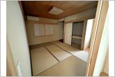 【和室7.2帖】ゆったりとくつろげる和室！お子様の遊び場や家族団らんのスペースになりそうですね！