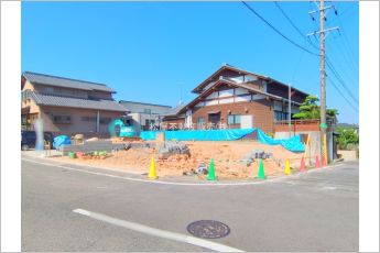 ブルーミングガーデンみよし市天王台　1号棟