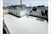 洗濯物が多い日も、シーツや掛け布団を天日干ししたいときにも嬉しい、広々バルコニーです！