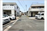前面道路が5ｍと広いので運転が苦手な方にも安心です