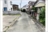 静かな住宅街で、車の出入りもスムーズです。