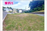視線が抜けやすく、プライバシーと眺望にも配慮しやすい形状です