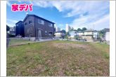 高台部分に建物を設けて、開放的で心地よい住空間に