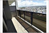 陽当たり良好なバルコニーです。奥行きがあるので家族全員の洗濯物も一度に干すことができます！