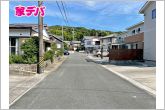 前面道路はゆとりの6ｍ!車通りが少なく、駐車が苦手な方でも安心の道路幅です