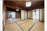 【和室6帖（西側）】2部屋続きの和室は大空間！寝室利用や客間としても利用可能です。