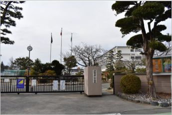中ノ町小学校（800m）
