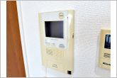 画面越しに来客が確認できる安心のモニター付きインターホンでより安心安全な暮らしを