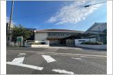 南中学校（1200m）南中学校の正門の全景です。