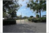 朝暮公園（20m）朝暮公園の北側からの全景です。