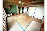 【和室8帖】玄関から直接行ける和室は突然のお客様の訪問にも難なくご対応できます。