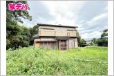ハーブやお花を植えてガーデニングを楽しんだり、プール遊びや家族でBBQなど楽しみ広がる南庭。
