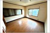 【洋室8帖】お子様にとっての初めての「自分の部屋」。学習机やベッドの配置もラクラクです。