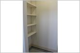 【土間収納】（新築時）アウトドア用品や屋外で遊ぶ子供のおもちゃ、園芸用品などの収納に便利な土間収納