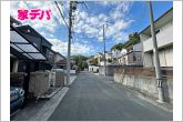 静かな住宅街で、車の出入りもスムーズです。