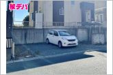 並列駐車が可能で車の出し入れもしやすく、運転の苦手な方にも安心です