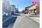 前面道路はゆとりの6ｍ!車通りが少なく、駐車が苦手な方でも安心の道路幅です
