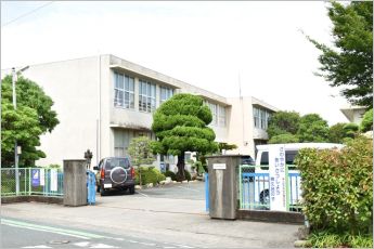 神久呂小学校（1390m）