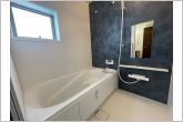 【施工例】ゆったり入れる浴槽、一日の疲れを癒してくれるくつろぎのバスタイムを…