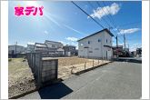 バス停まで徒歩2分と近く、通勤・通学にも便利な立地です