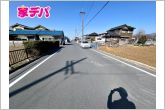 静かな住宅街で、車の出入りもスムーズです。