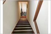 店舗からの階段