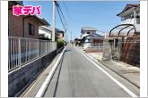 静かな住宅街で、車の出入りもスムーズです。
