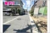 静かな住宅街で、車の出入りもスムーズです。