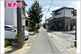 静かな住宅街で、車の出入りもスムーズです。