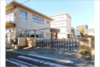 佐藤小学校（710m）