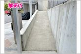 駐車場から玄関までスムーズに移動できます