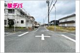 静かな住宅街で、車の出入りもスムーズです。