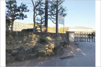 甲山中学校（740m）