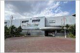 名鉄名古屋本線中京競馬場前駅（440m）名鉄名古屋本線中京競馬場前駅の南側からの全景です。
