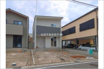 岡崎市中島西町三丁目　B棟
