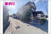 前面は車通りの少ない道路。お車の出し入れが苦手な方も安心ですね。
