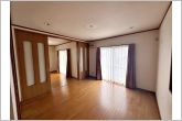ご家族がゆっくり過ごせる広さで、ソファやダイニングを配置しても圧迫感が出にくく、のびのびとした空間で団らんの時間を過ごせます。家具のレイアウトもしやすく、生活スタイルに合わせた使い方ができます！