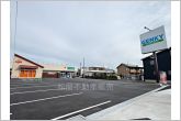 ゲンキー草間店（570m）